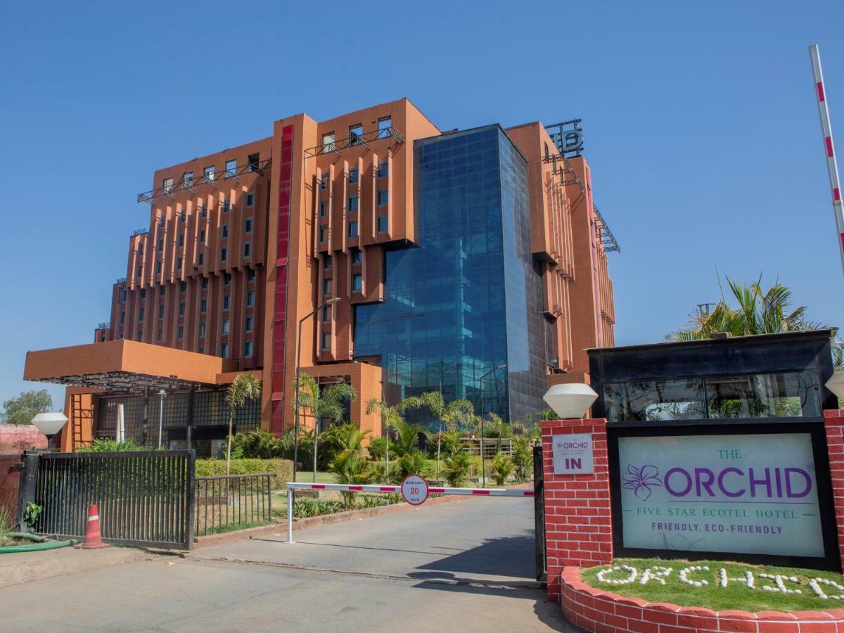 The Orchid Hotel Hinjewadi Pune Eksteriør bilde Orchid Hospital