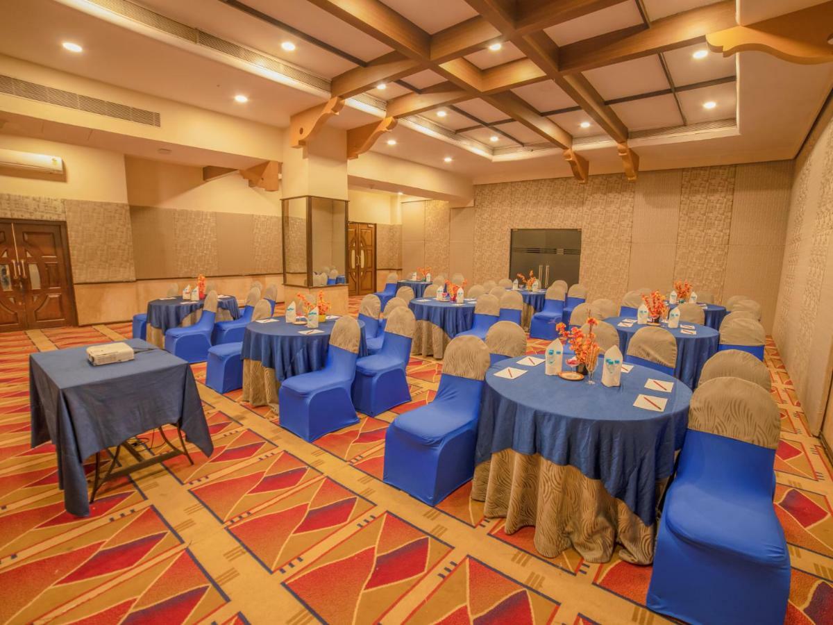 The Orchid Hotel Hinjewadi Pune Eksteriør bilde The Royal