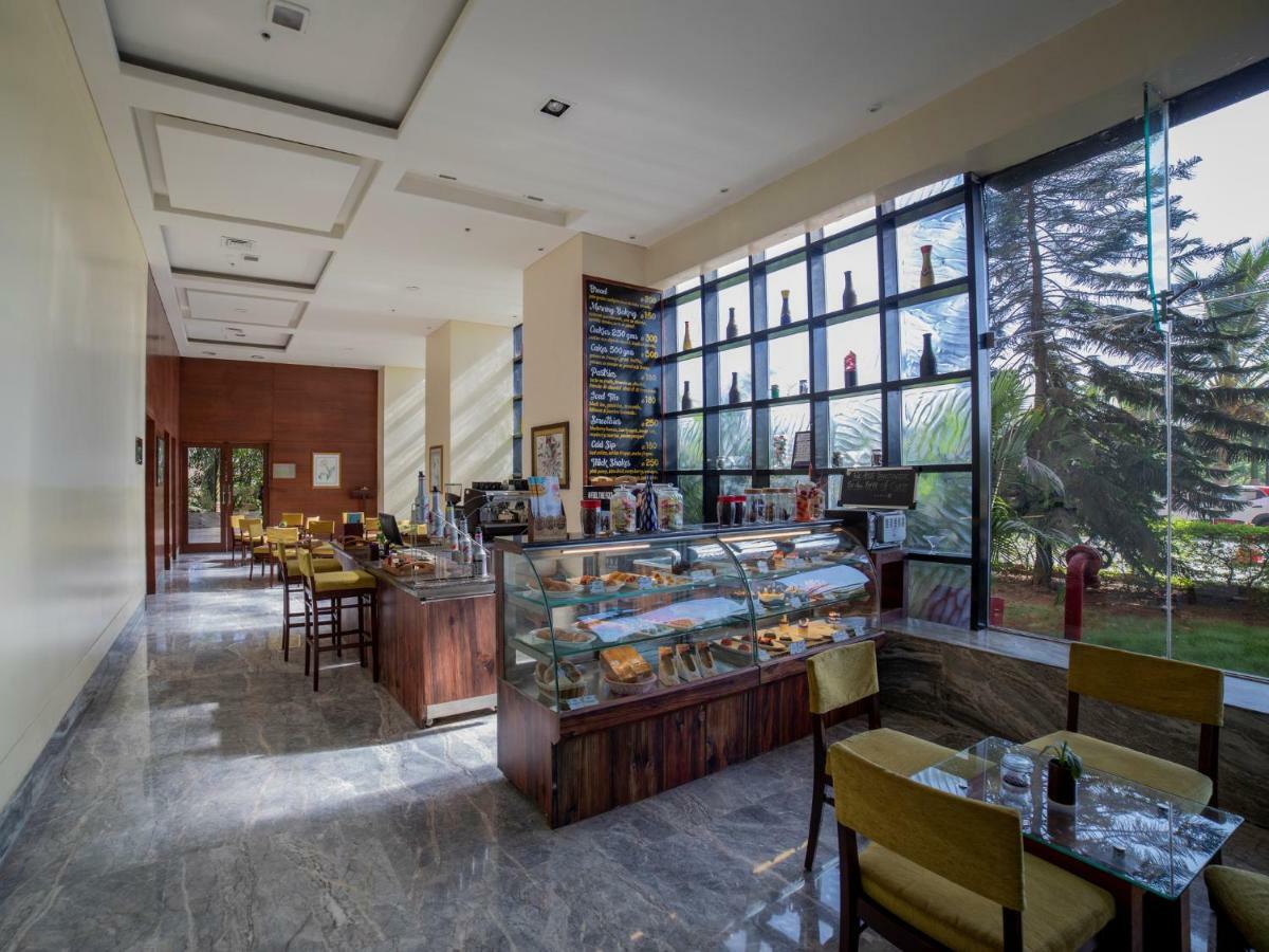 The Orchid Hotel Hinjewadi Pune Eksteriør bilde The lobby lounge