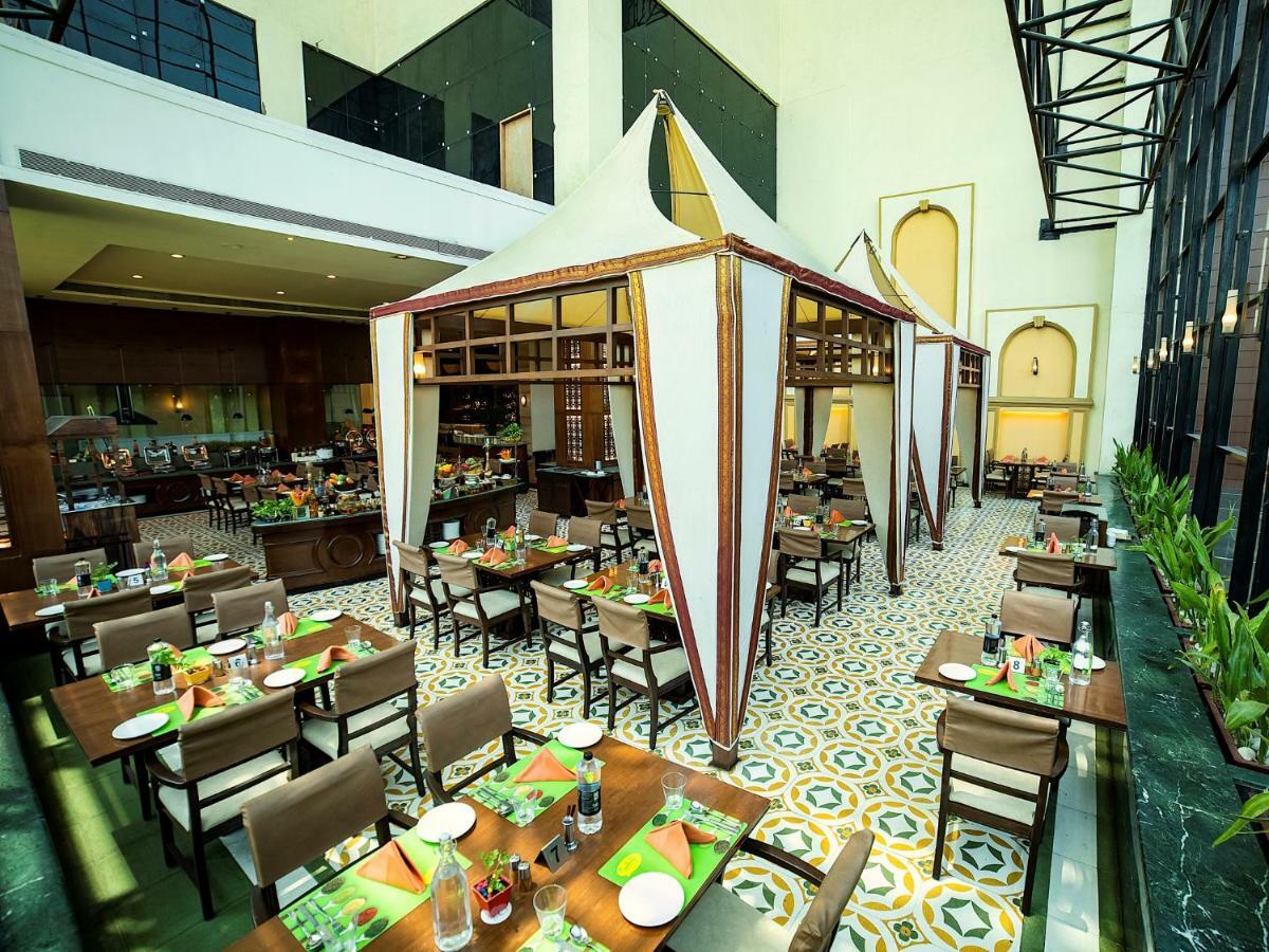 The Orchid Hotel Hinjewadi Pune Eksteriør bilde The restaurant